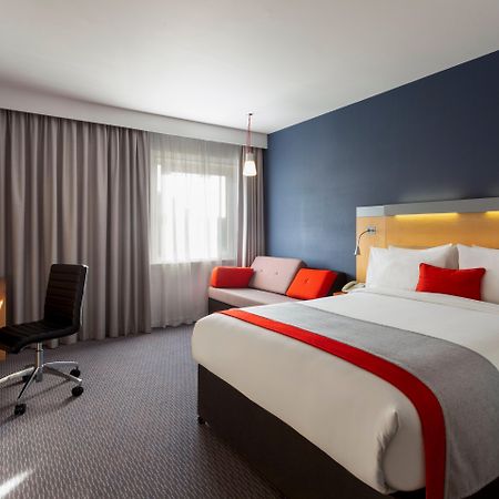 Holiday Inn Express Birmingham Redditch By Ihg Exterior photo