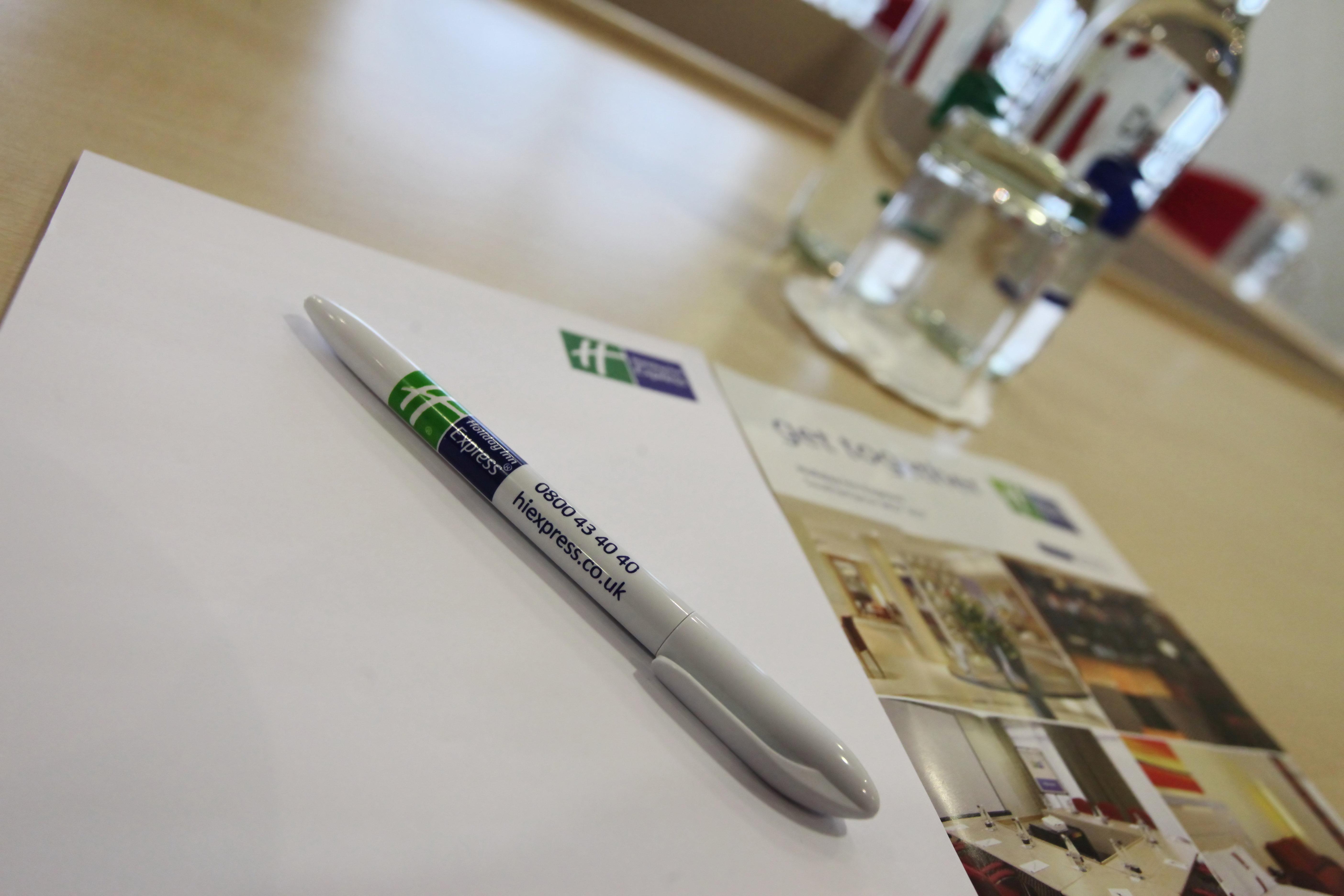 Holiday Inn Express Birmingham Redditch By Ihg Exterior photo