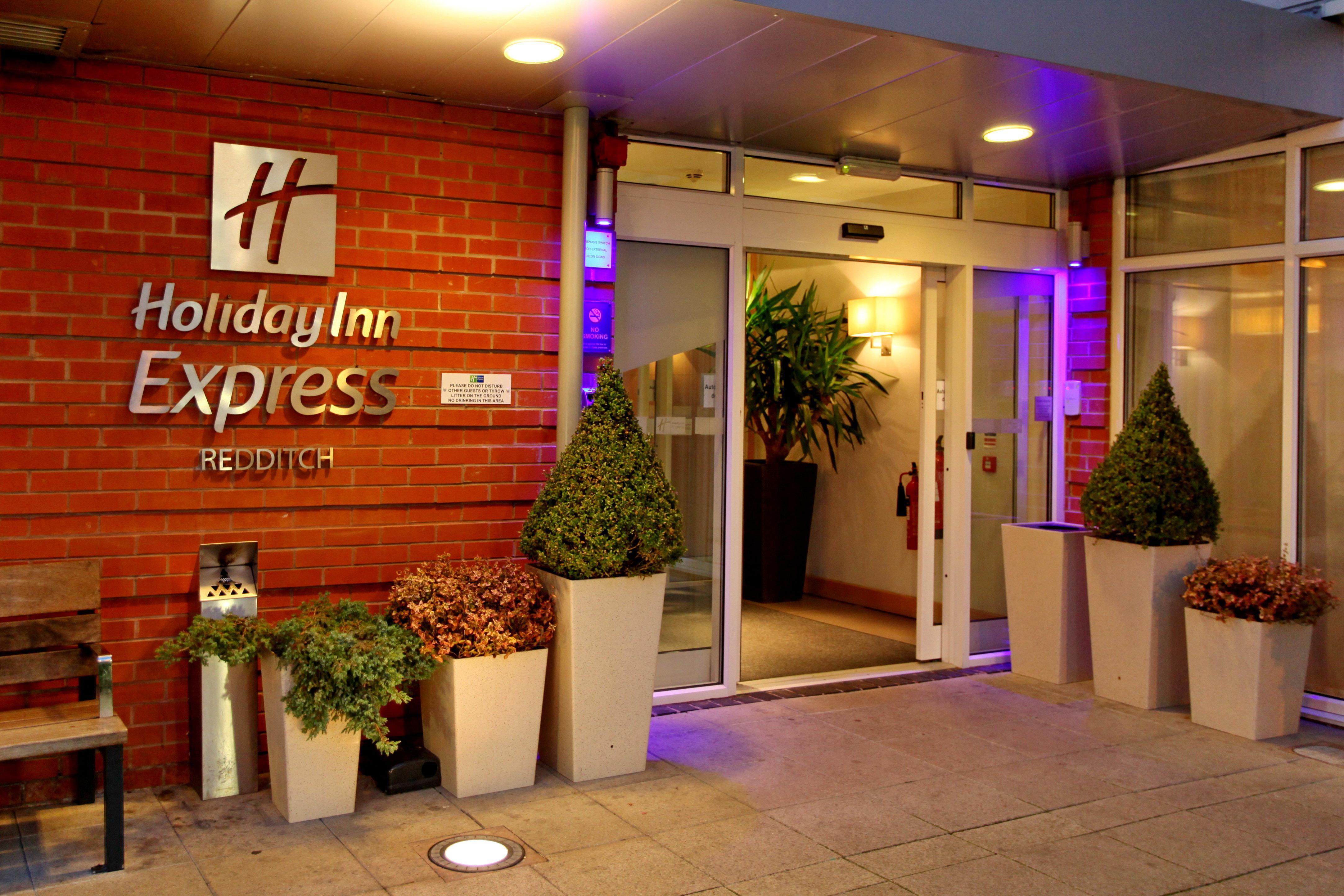 Holiday Inn Express Birmingham Redditch By Ihg Exterior photo