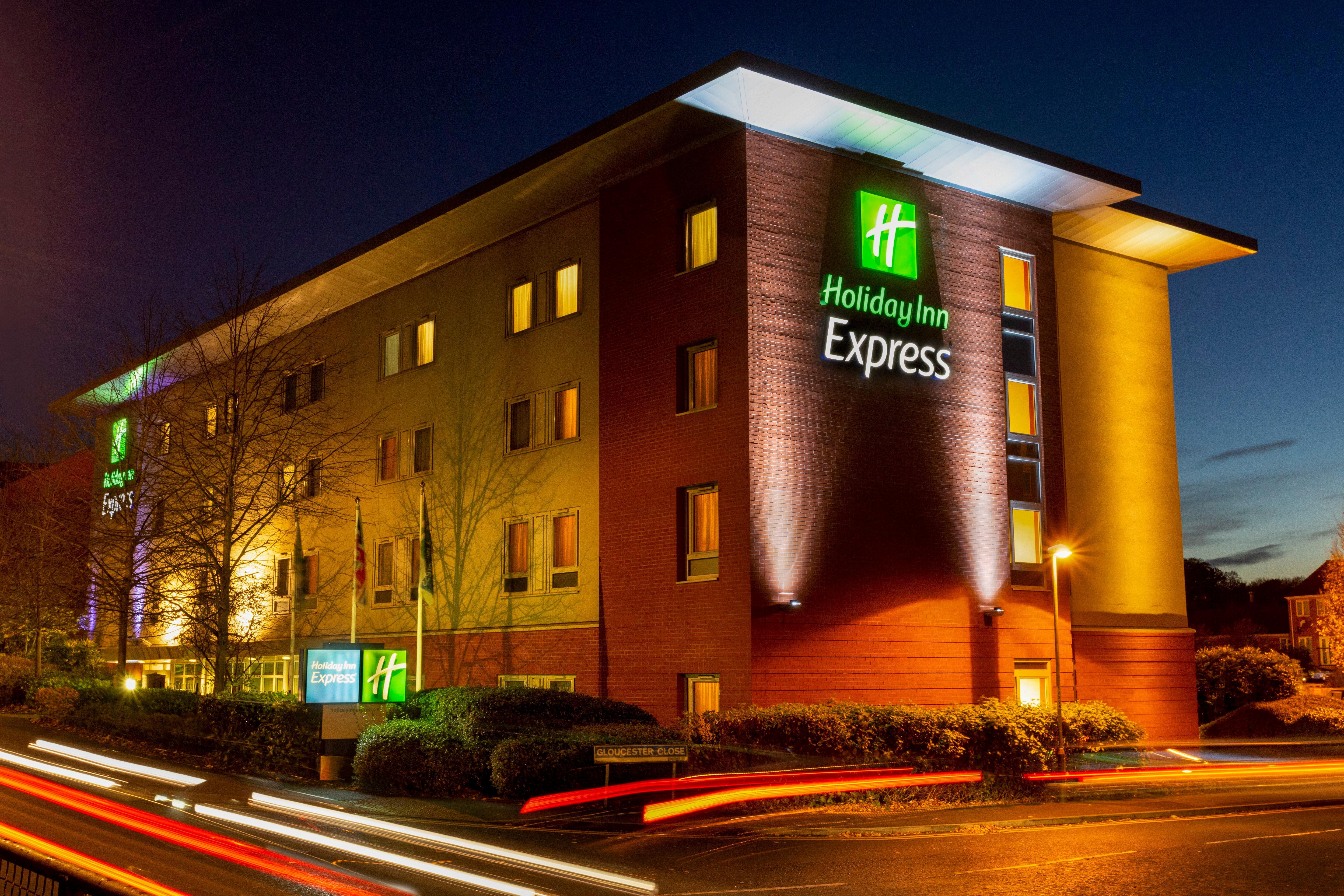 Holiday Inn Express Birmingham Redditch By Ihg Exterior photo
