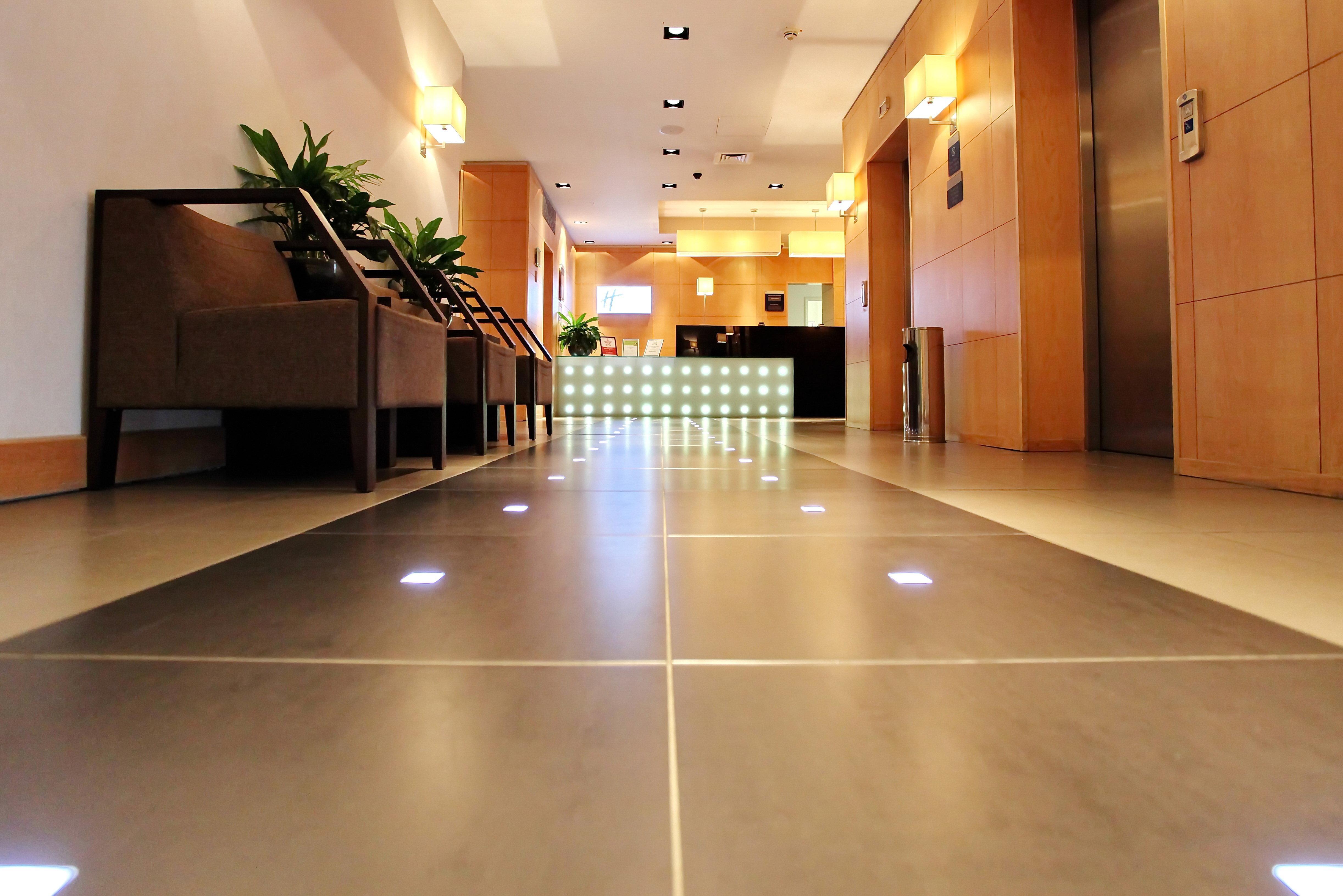 Holiday Inn Express Birmingham Redditch By Ihg Exterior photo