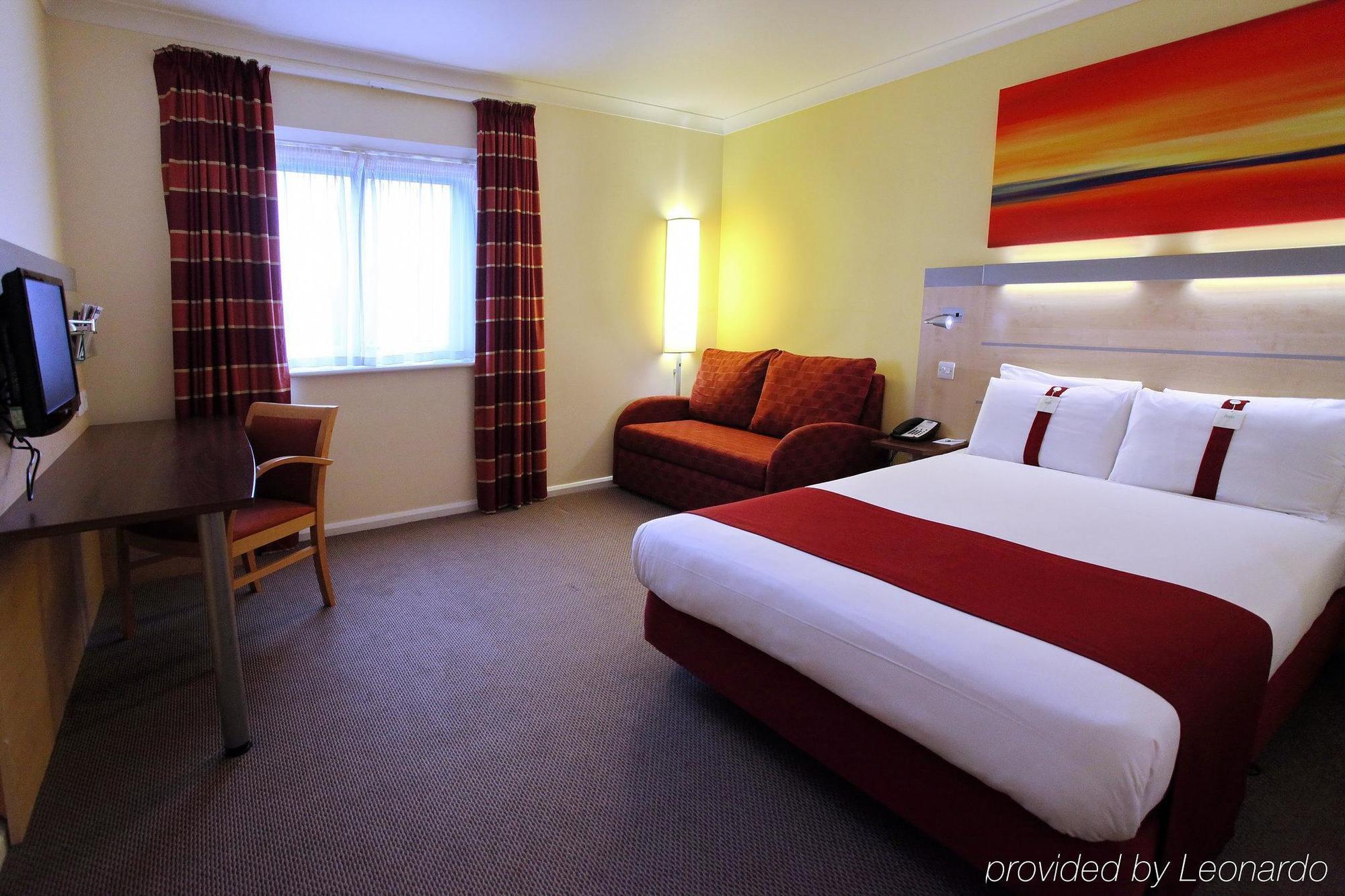 Holiday Inn Express Birmingham Redditch By Ihg Exterior photo