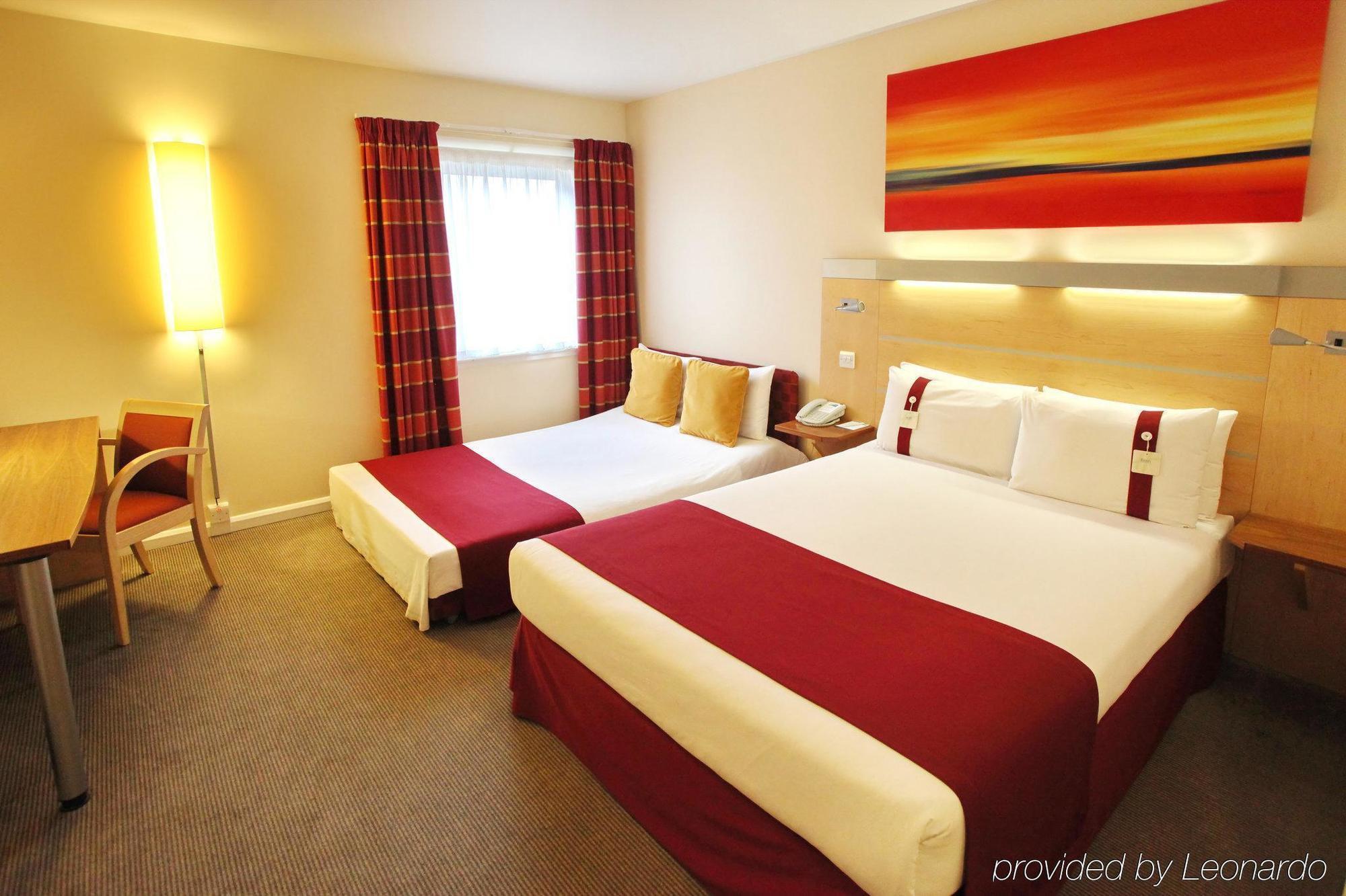 Holiday Inn Express Birmingham Redditch By Ihg Exterior photo
