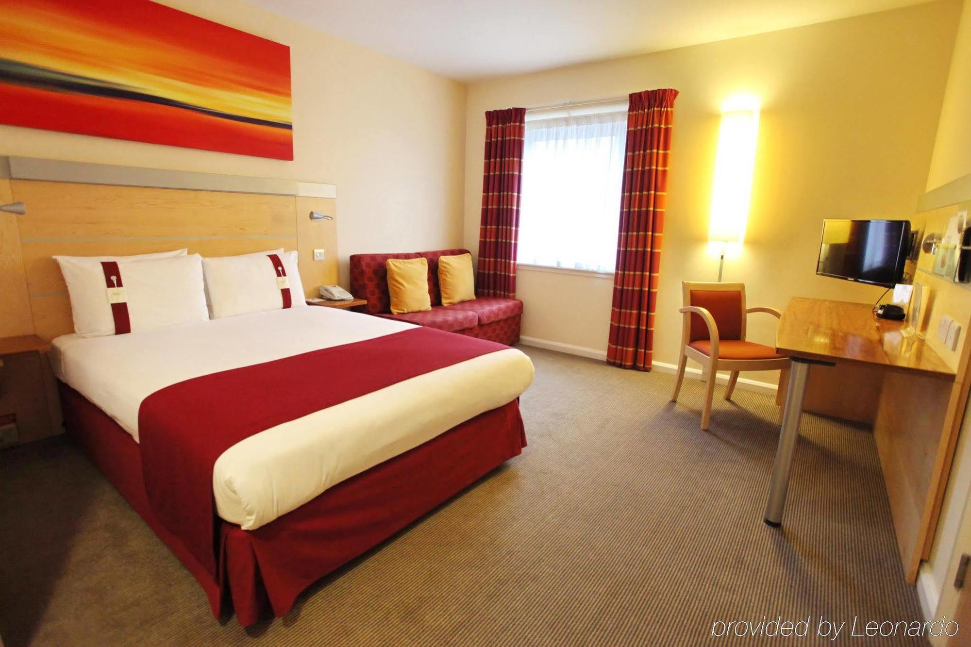 Holiday Inn Express Birmingham Redditch By Ihg Exterior photo