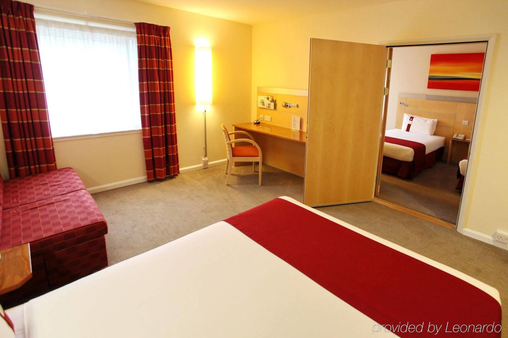 Holiday Inn Express Birmingham Redditch By Ihg Exterior photo